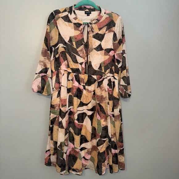 NWT Torrid Mini Clip Dot Front Keyhole Dress Size 00 Medium Large 10 - Picture 2 of 8